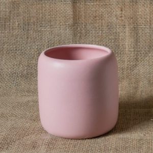 Một chiếc chậu men sứ trụ tròn bo miệng