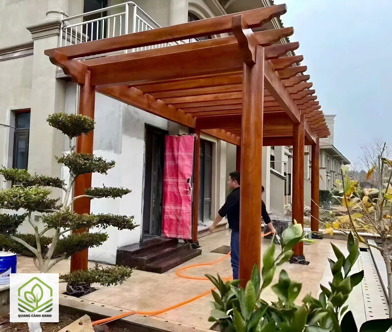 Giàn pergola sân vườn - Bóng mát là lý do chính, không phải trang trí